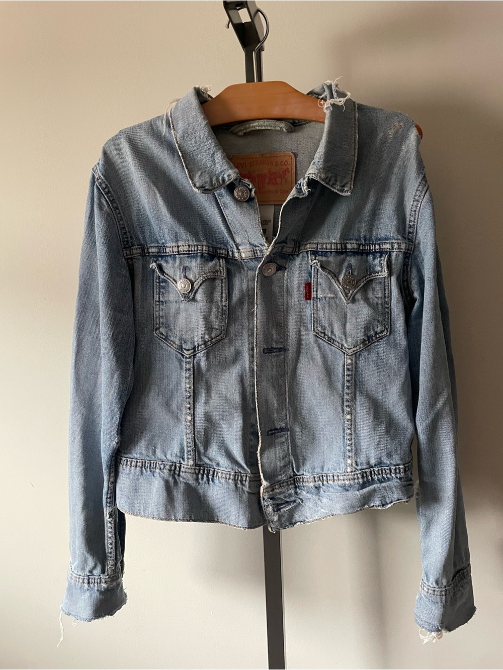 Y2K Vintage Levi’s Denim Jean Trucker Jacket Distressed Destroyed Ripped Cropped